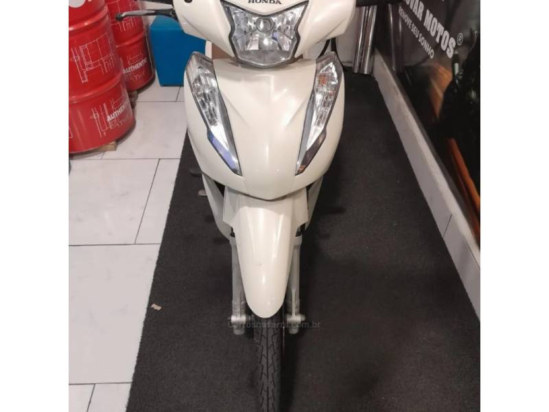 HONDA - BIZ 125 - 2019/2019 - Branca - R$ 14.900,00