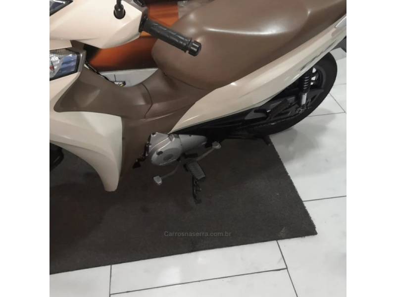 HONDA - BIZ 125 - 2019/2019 - Branca - R$ 14.900,00